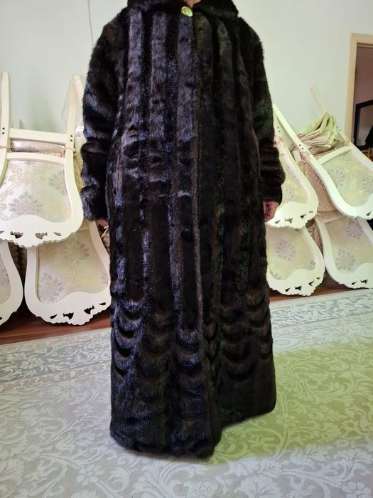 Қыстық әйелдер пальтосы