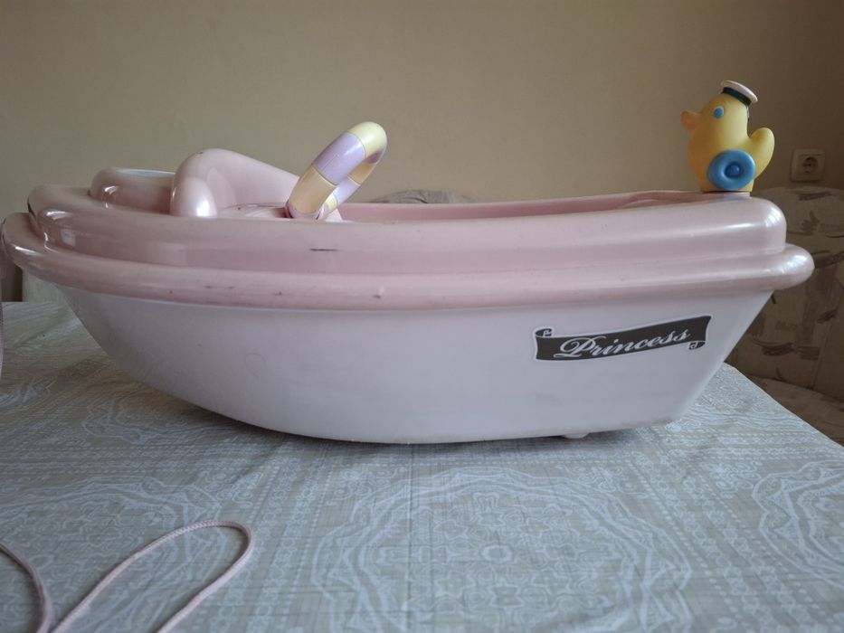 Лодката на Baby born