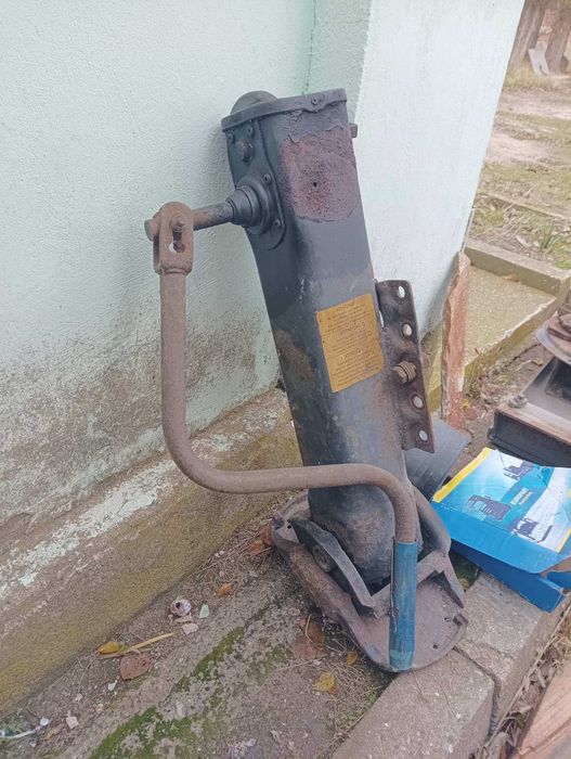 Аксесоари за ремаркета и камиони