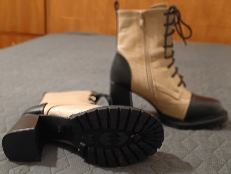 Кожени дамски боти