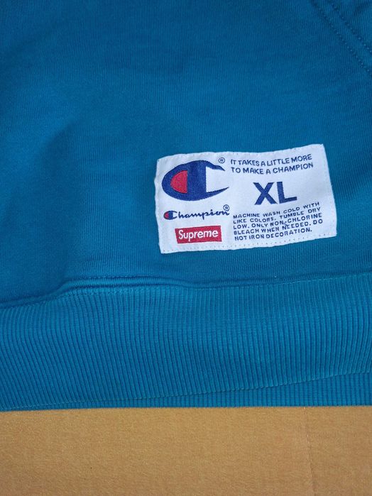 Суичър supreme x champion