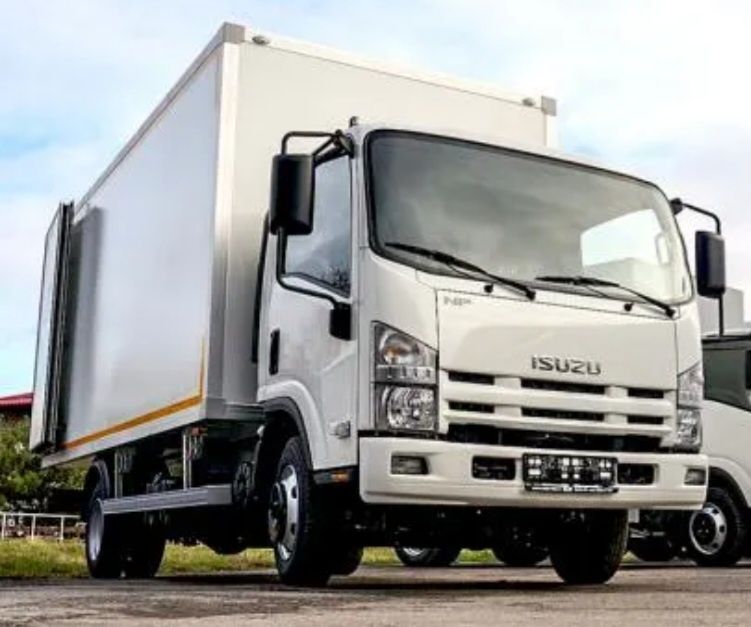 Инструктор машина бошкаришни ургатамиз йигит-кизларга