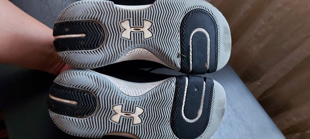 Adidasi Under Armour SC