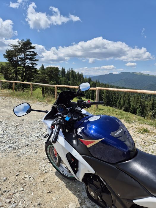 Honda cbr250r din 2012, modelul cu abs