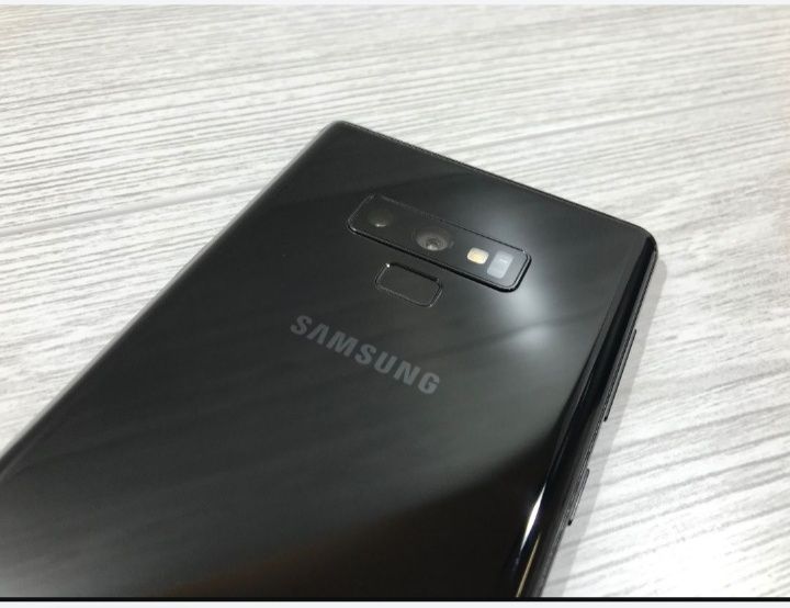 Продам Samsung Not9