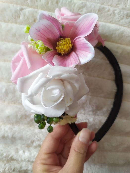 Диадема с цветя - ръчна изработка