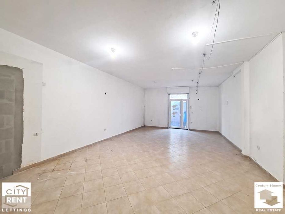 111424 Магазин с паркоместа , на главен булевард във В. Търново