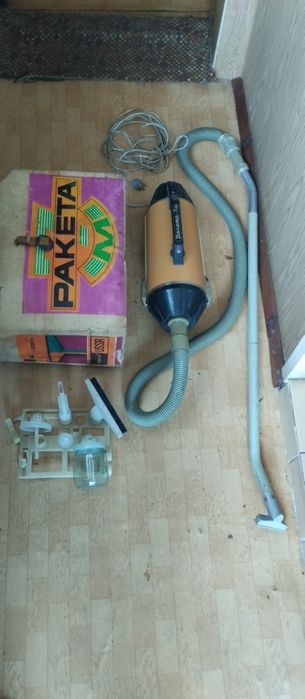 Прахосмукачки 2 бр.от 1974г и 1980г