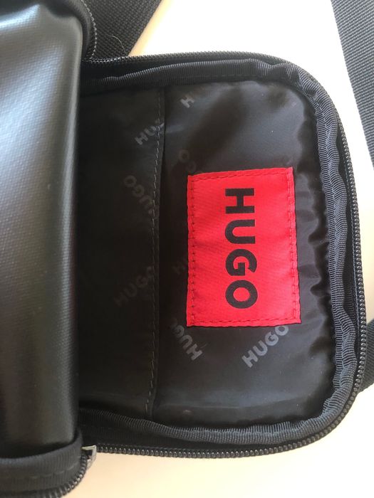 Мъжка чанта за през рамо на Hugo Boss