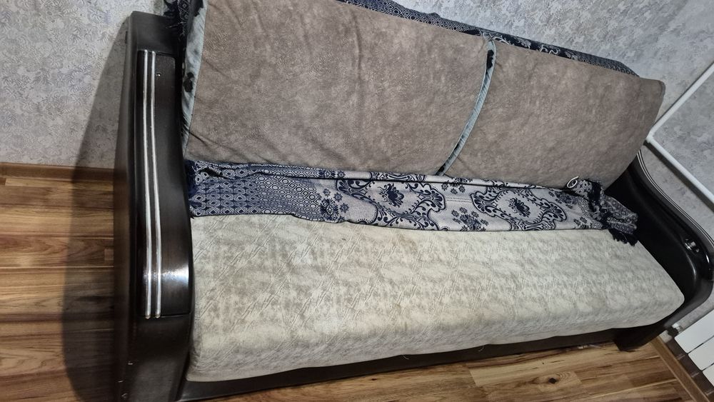 Продам шкаф, стол и диван раскладной