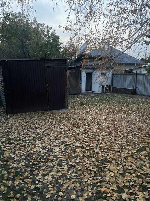 Продам дом в центре Есика