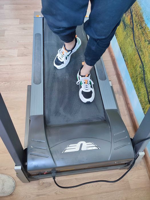 Продам беговую дорожку