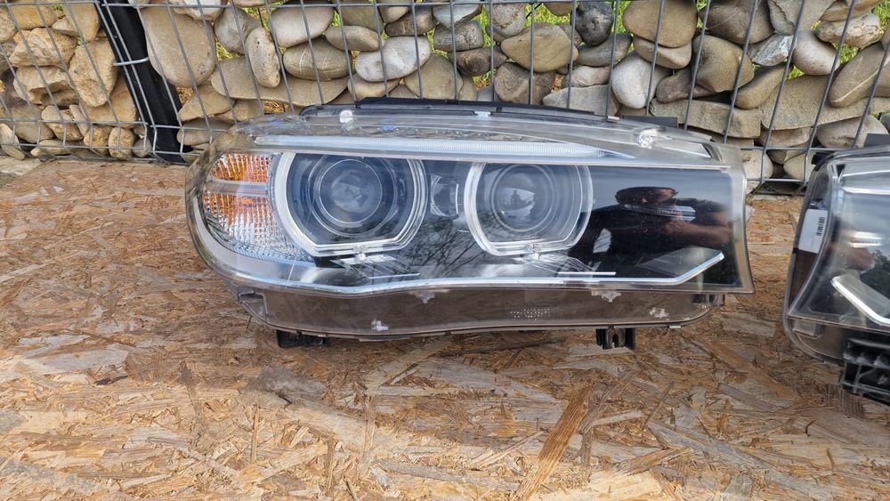 Far faruri stanga dreapta bmw x5 f15 x6 f16 bi xenon originale