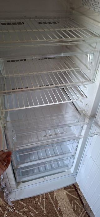 Продам морозильник
