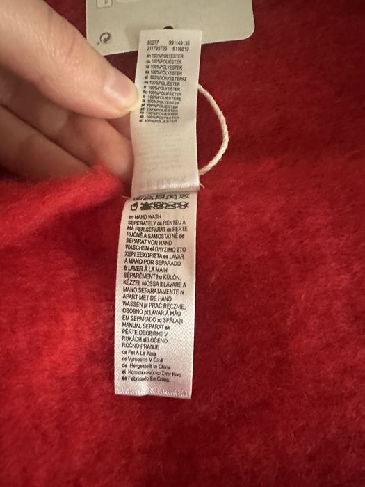 Fular rosu Primark nou cu eticheta