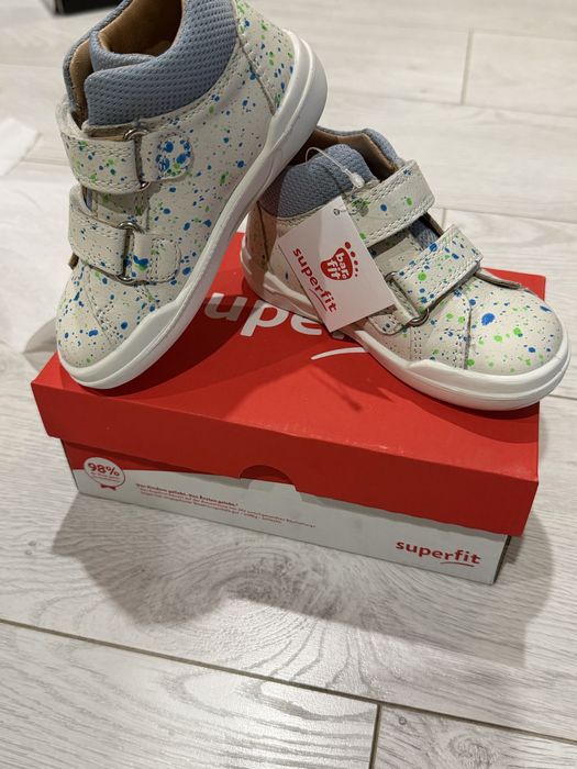 НОВИ детски дрехи и обувки