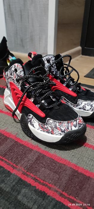 Продам баскетбольные кроссовки