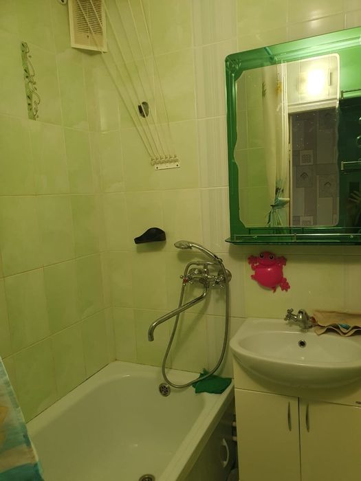 Продается 2-комн (7-50, 1 эт)