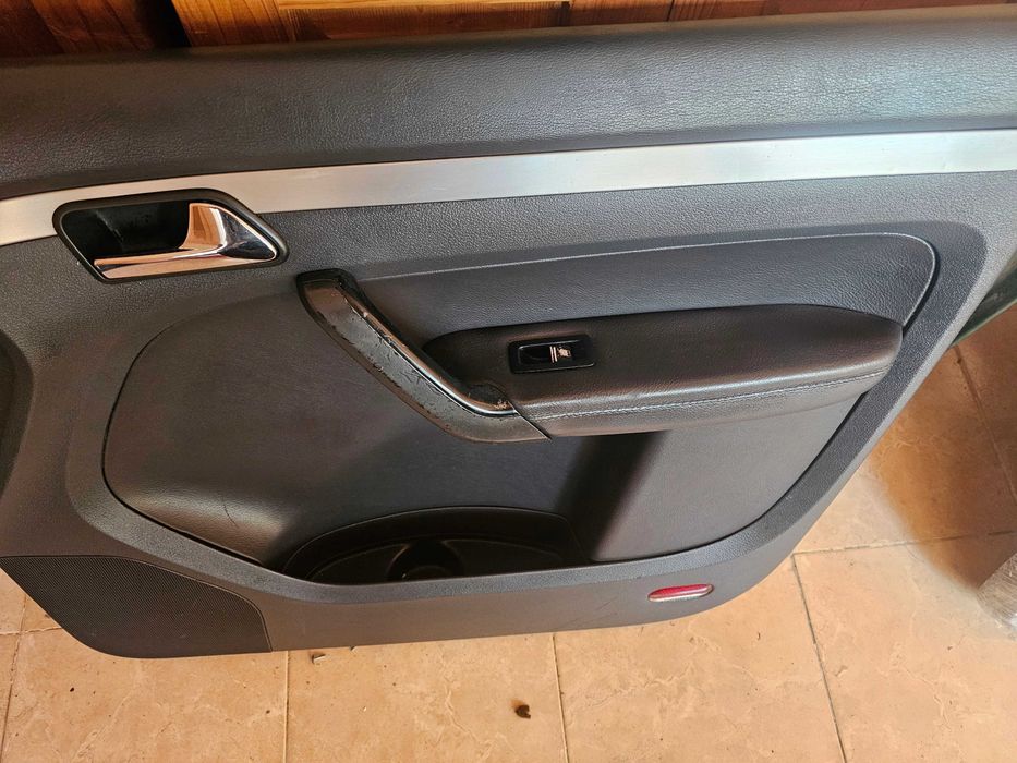 Кожени кори за VW Touran 2004-2012