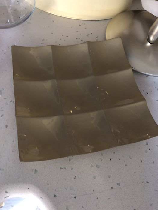 Фруктиера в златен цвят