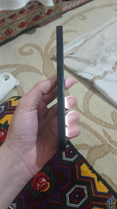 Redmi 13. 6/128 Qora rangi