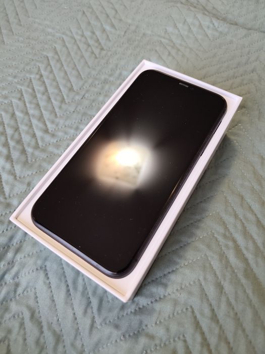 iPhone 11 - 64 GB