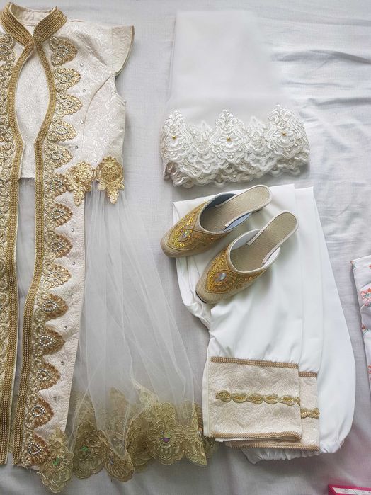 hammasini 1 millionga bervoraman hammasi yengi  s (44) razmer