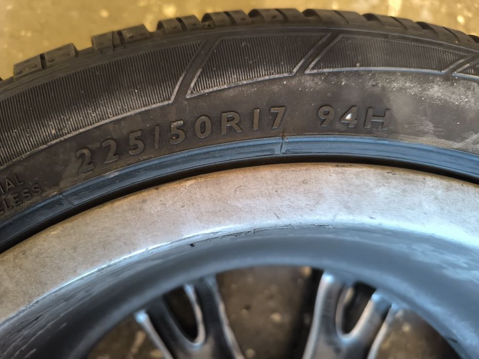 Vând 2 anvelope M+S Dunlop