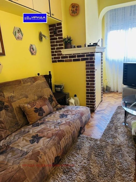 Двустаен апартамент в Гео Милев