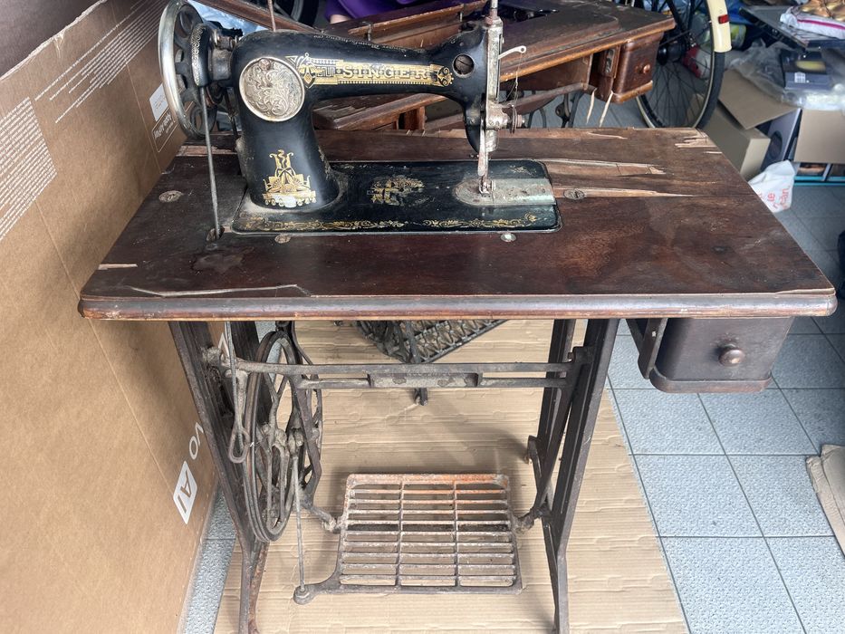Vand masini cusut Singer Vintage