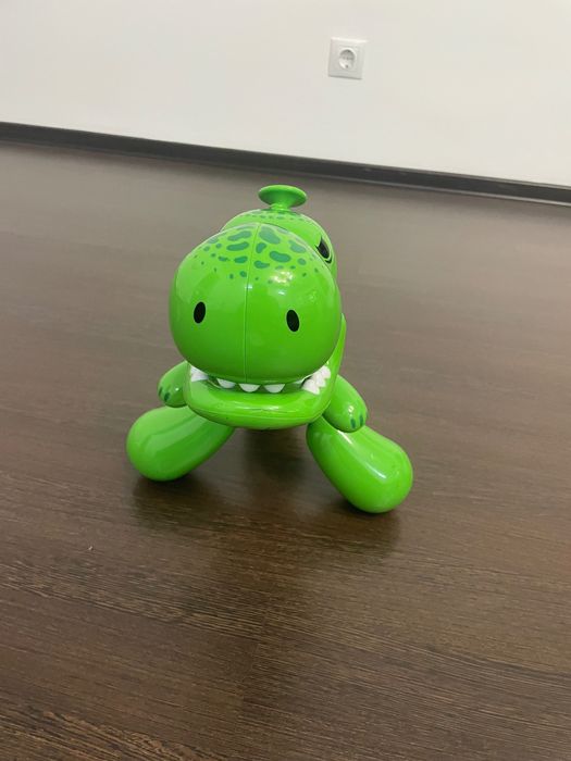 Robot electronic - jucărie interactiva - Squeakee Dino