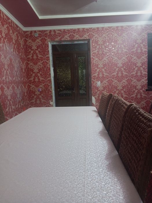 Uy Sotiladi bez makler 8 sotix + zaxvat bor