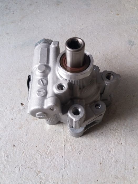 Pompa servo Chrysler 300c 2.7  3.5