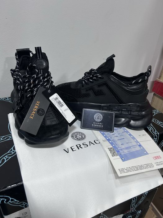 Versace chain reaction