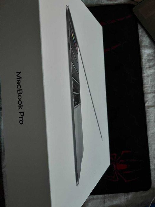 MacBook Pro 13" 2020 | Intel Core i5 | 8 ГБ | SSD 256 ГБ