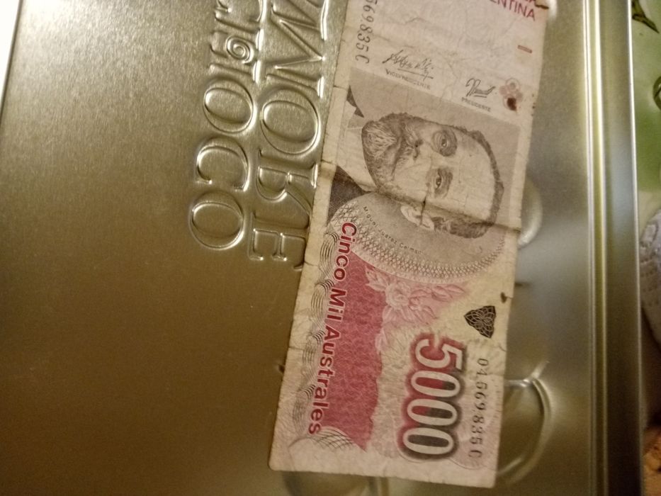 Чуждестрани монети и банкноти