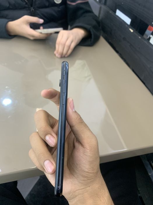 iPhone xr 128/75