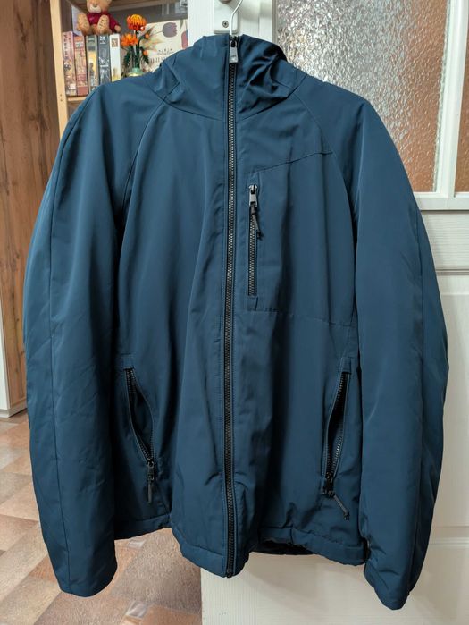 Мужская демисезонная куртка (L)