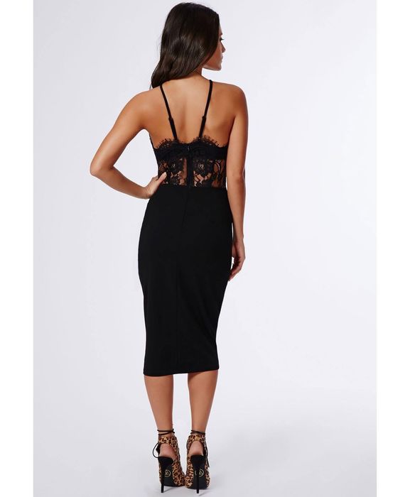 Рокля на марката ASOS