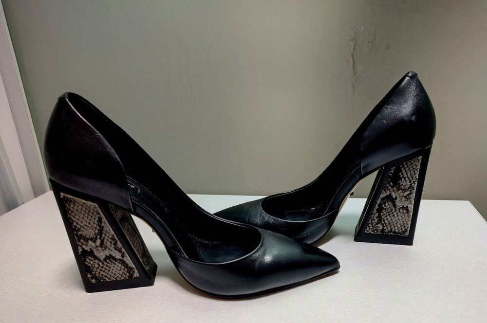 Обувки от естествена кожа с косъм от пони