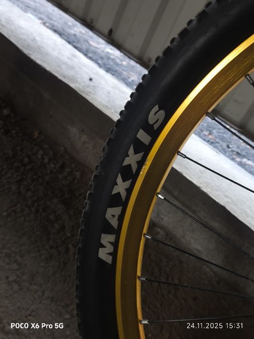 140000тг
  • Рама алюм