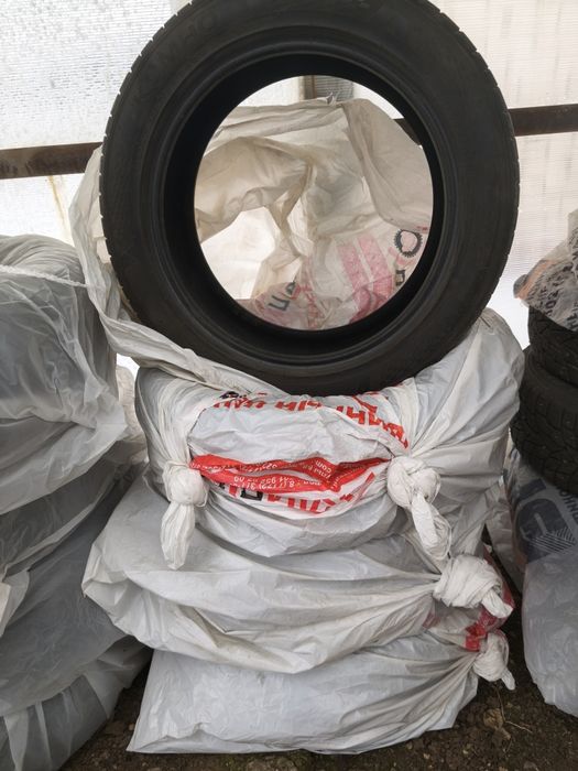 Продам летние шины KUMHO 215/50/R17 .