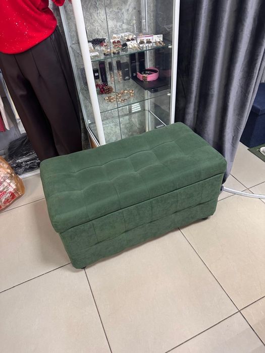 Продам манекен, зеркало, диванчик, стойки