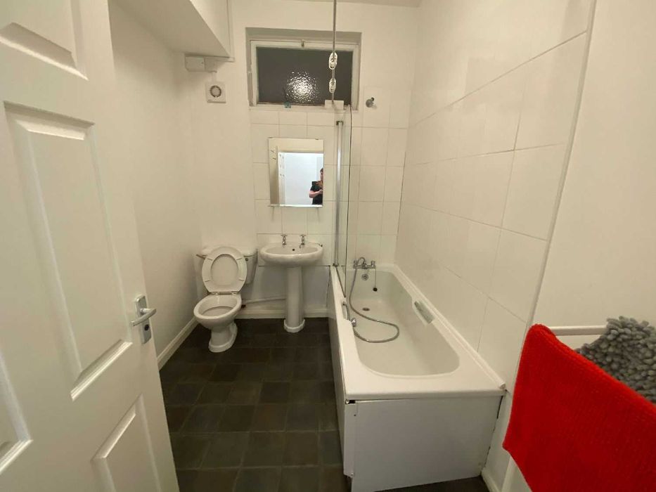 Дава се под наем Двустаен апартамент в София, Център - 64 кв.м за 408 € - Снимка #2