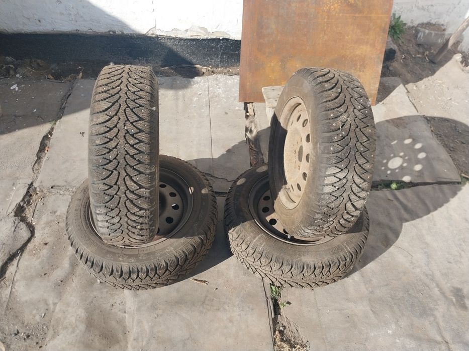 Зимние шины с дисками в комплекте 175/65R14