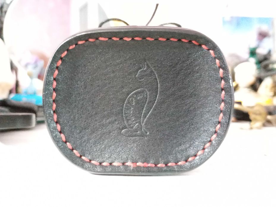 Моливник / органайзер / контейнер за моливи и химикали за бюро