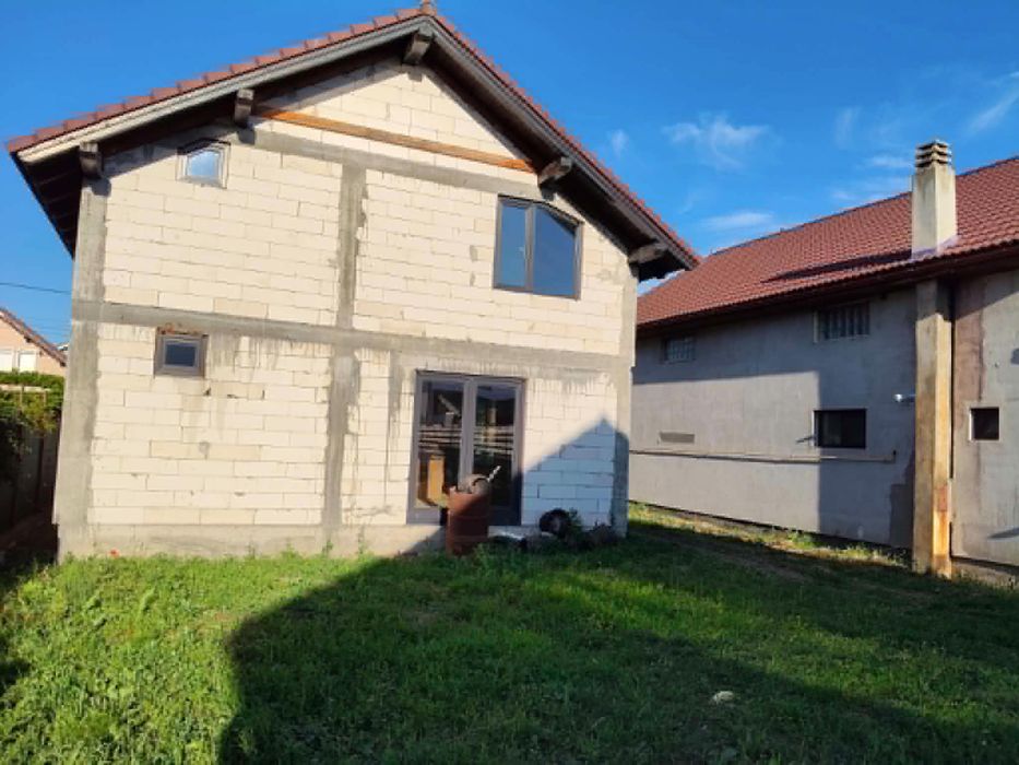 CASA de vanzare!!