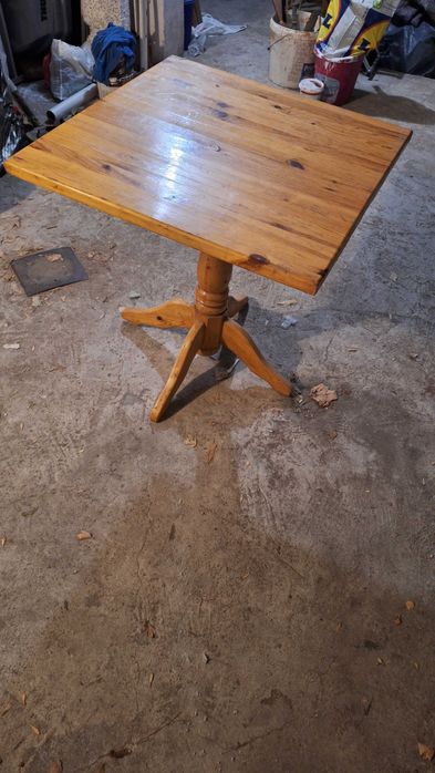 Дървени маси (масив)