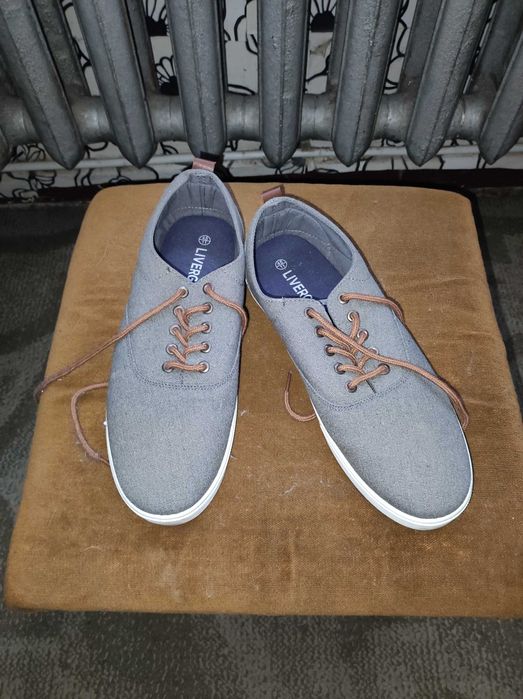 Обувки и кецове отлично състояние