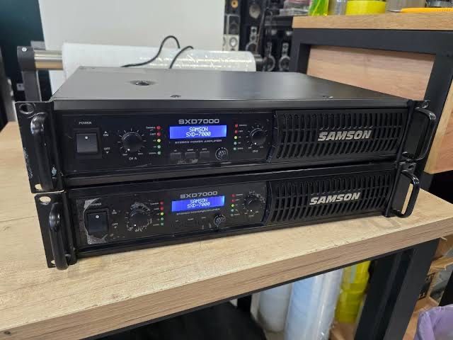 Amplificator putere qsc rmx 4050Hd 2450  samson sxd7000 dsp  jbl Mrx 528S  the amp  boxe active master audio  denon dn mc 6000 consol
